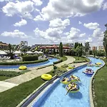 Gallery A ساني بيتش