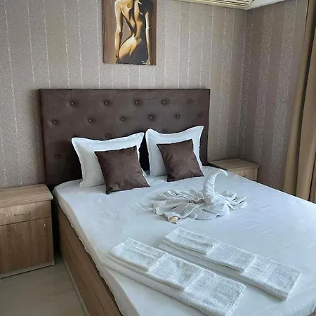 Apartment Gallery A *